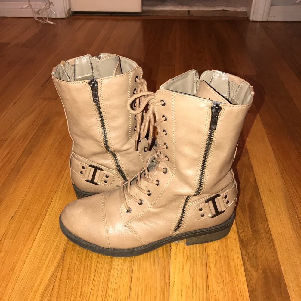 Combat boots